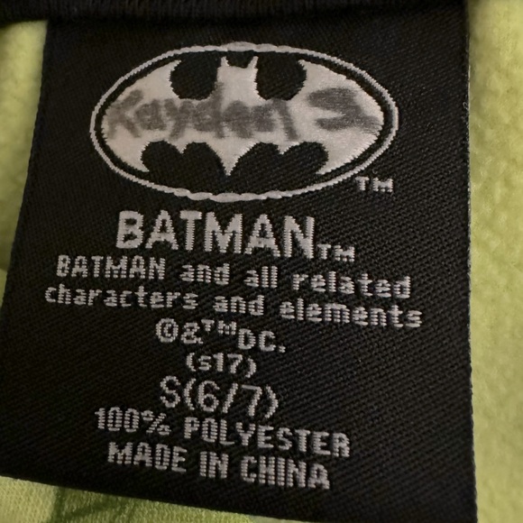 Child’s DC Comic’s Batman hoodie print fabric with iconic chest symbol #120 - Picture 4 of 5